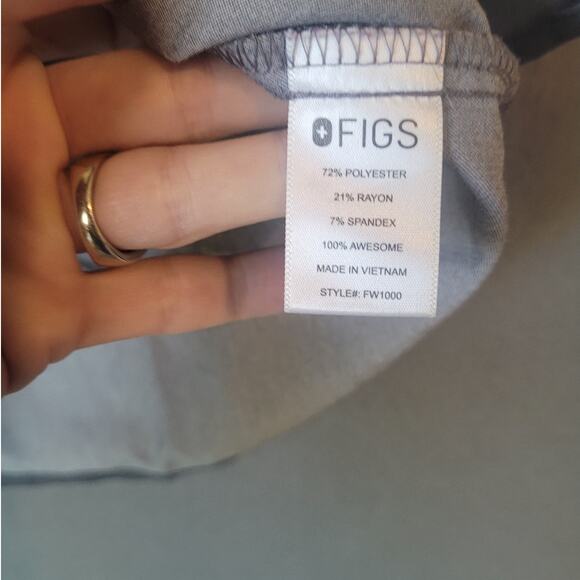 FIGS Scrub Top Women’s S Gray Catarina Graphite – One-Pocket Technical | EUC - Picture 4 of 5